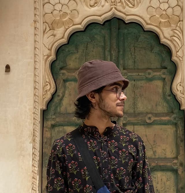 Profile Image of Kartik Dhawan. (The picture is from my time in Jodhpur)